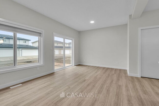 Building Photo - 1065 Berg Pl