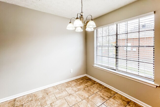 Building Photo - Charming 3 Bedroom with Great Backyard!
