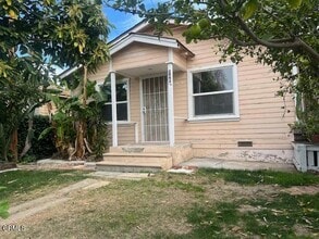 Building Photo - 544 Saratoga St