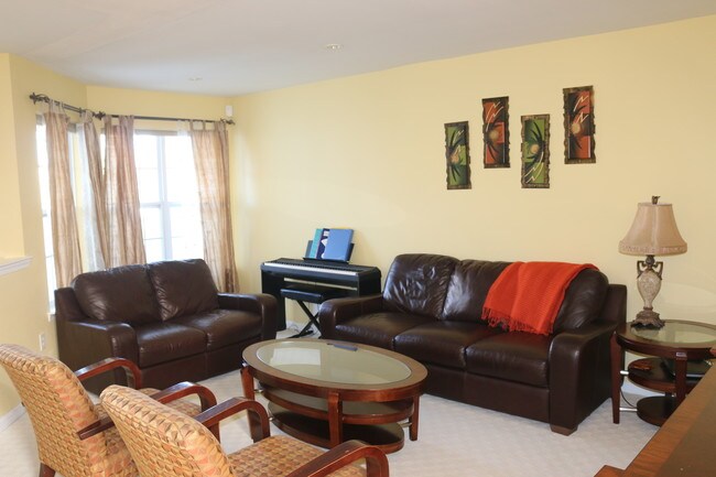 Sala de estar formal - 354 Hawthorne Rd