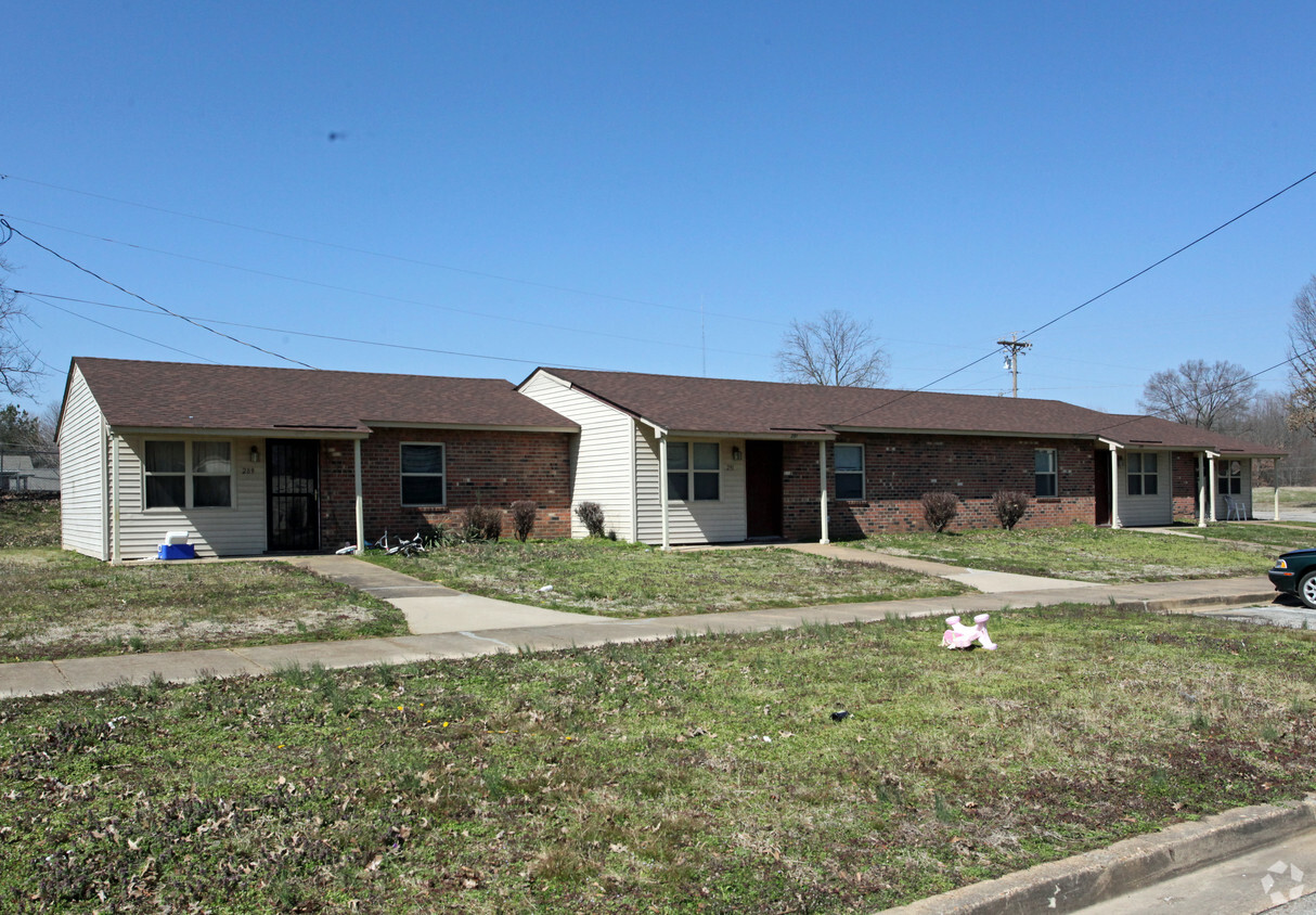 Primary Photo - Layton Meadows Apartments