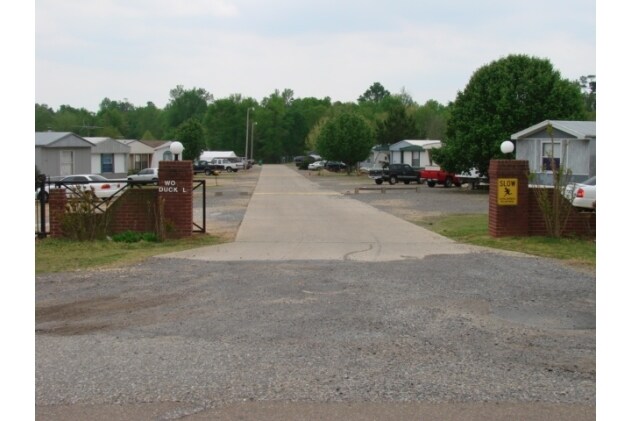 Building Photo - Duck Haven Mobile Home Community