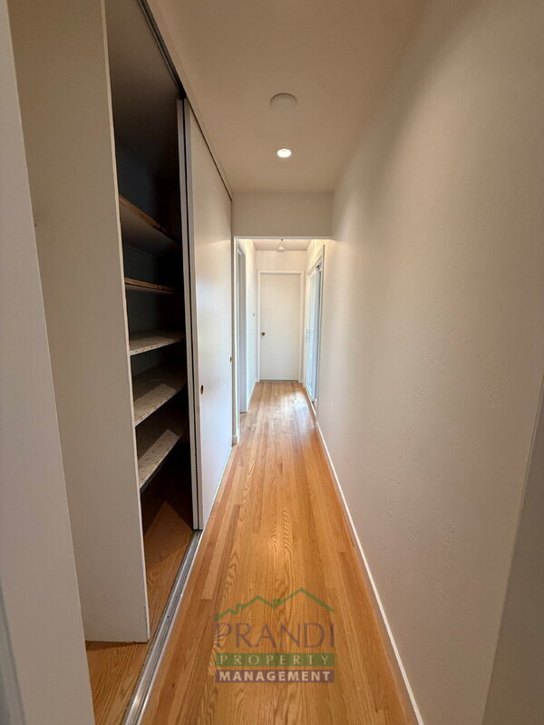 Building Photo - 312 Las Flores Ave