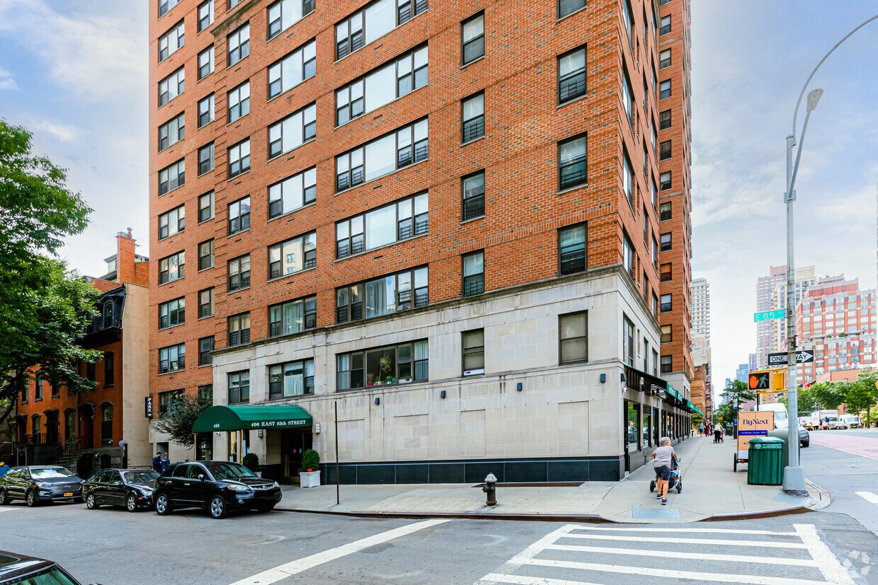 Vista desde la calle - 400 E 85th St