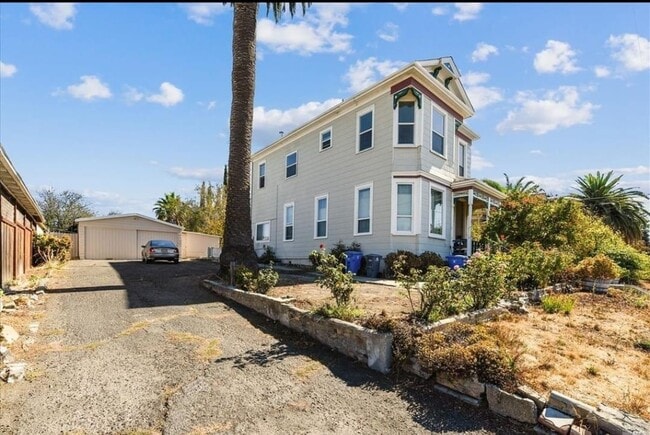 Driveway - 544 Grant St