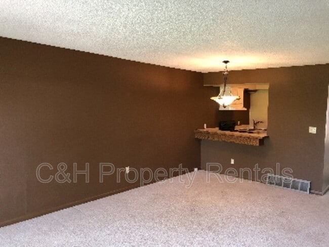 Building Photo - 54 Shadow Pl