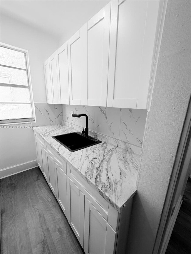 Foto del edificio - 1560 SW 5th St