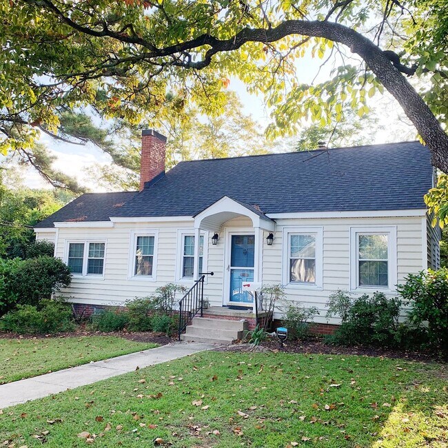 Photo - 4 bedroom home for 4 or 3 people (one bloc...