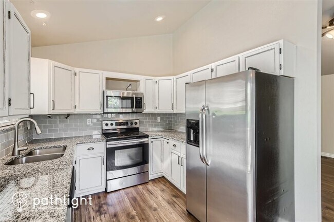 Building Photo - 936 Ptarmigan Cir