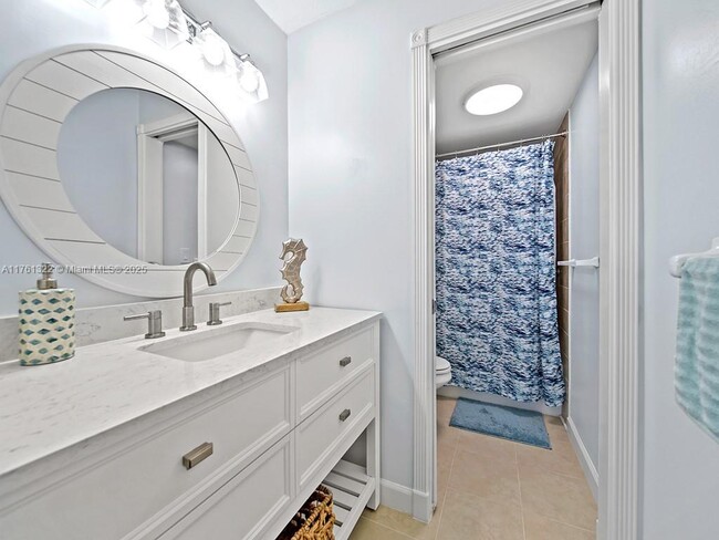 Building Photo - 10152 S Ocean Dr