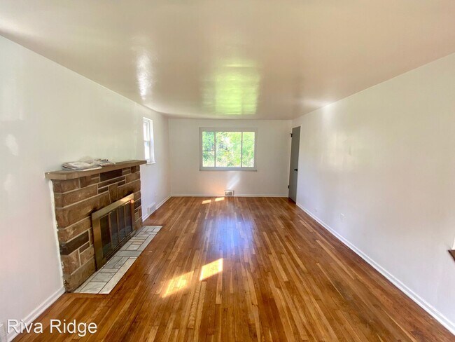 Foto del edificio - 3 br, 1 bath House - 9257 Valley Street