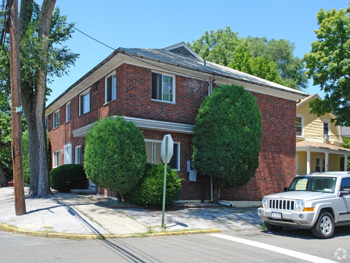 Building Photo - 9 Paulding St