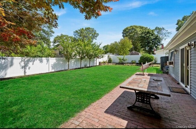 Foto del edificio - 61 Brookhaven Dr