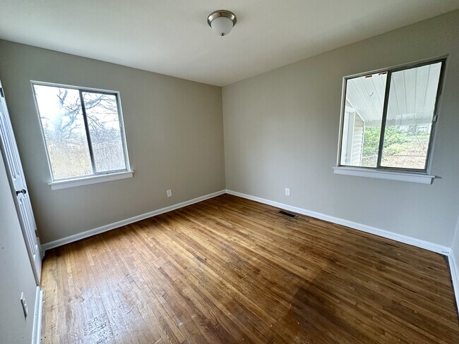 Foto del edificio - 3736 Oak Ave SW