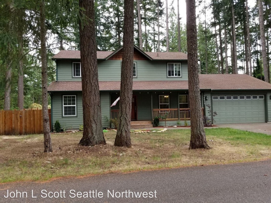 3 br, 2.5 bath House 18015 Mossywood Ct SE House Rental in Yelm, WA