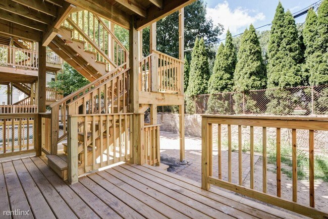 Building Photo - 29 Chestnut Ave