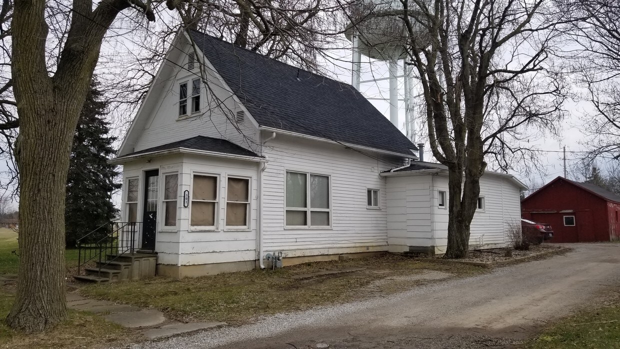 Primary Photo - 301 E Daggett St