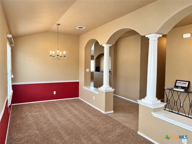 Foto del edificio - 9402 Cricket Dr