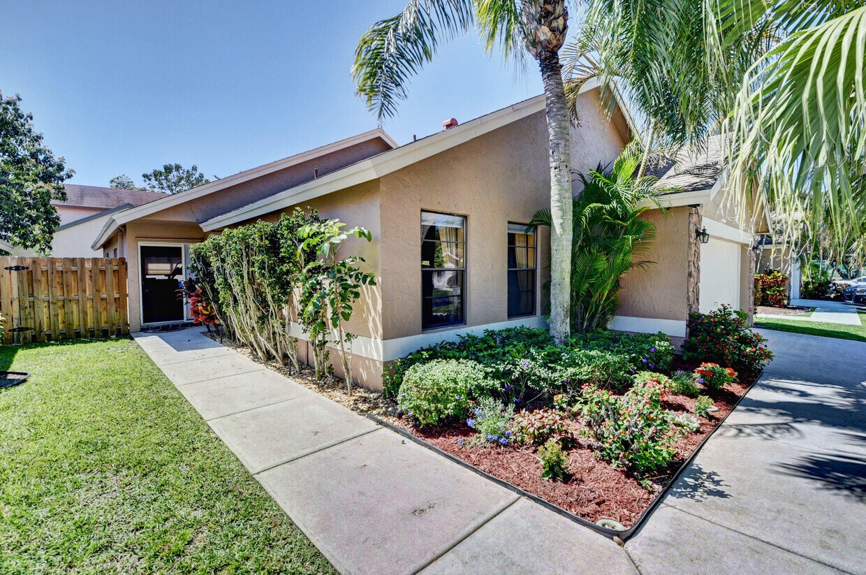 7590 Martinique Blvd, Boca Raton, FL 33433 House for Rent in Boca