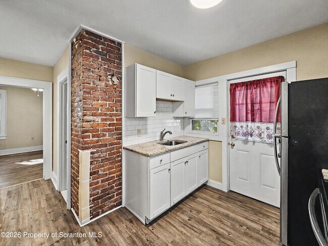 Foto del edificio - 1614 Linden St
