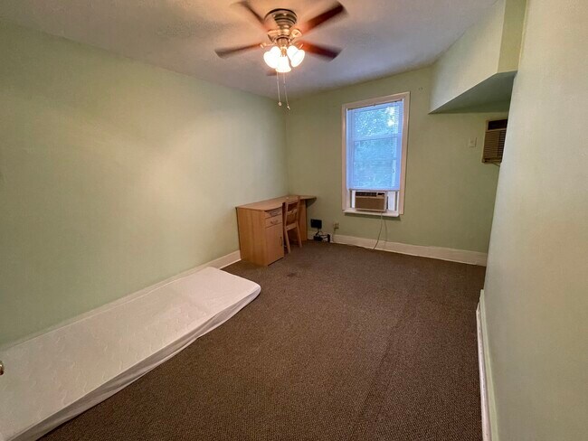 Foto del edificio - 5548 Avondale Pl
