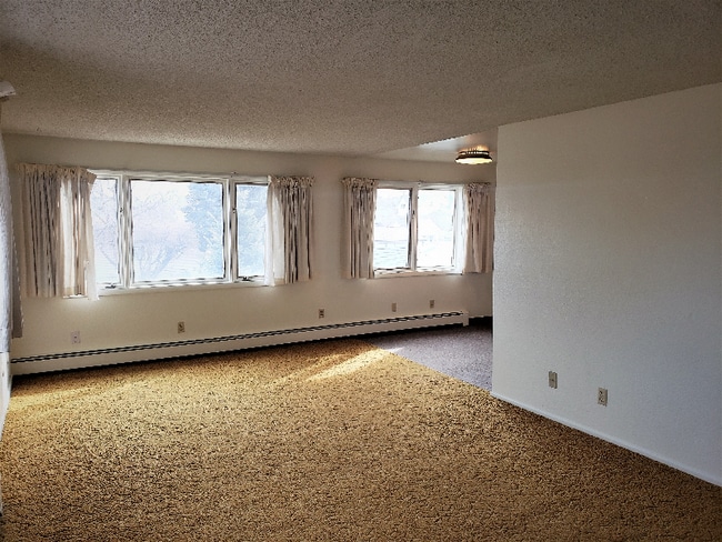 Building Photo - 1321 Walnut St