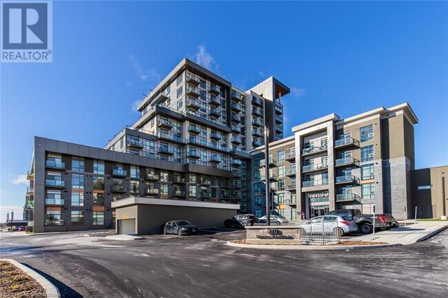 Building Photo - 470 Dundas St E