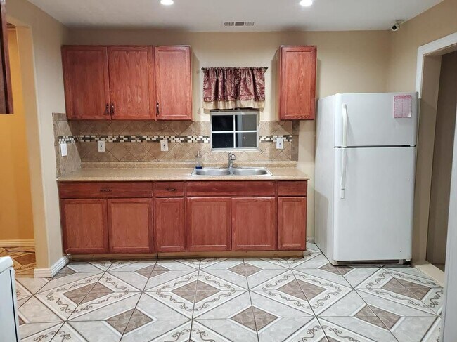 Foto del edificio - 911 W Hendricks St