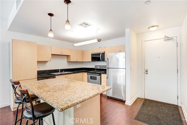 Foto del edificio - 630 W 6th St