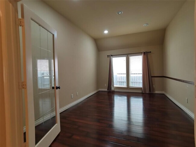 Foto del edificio - 6003 Bristol Path Ln