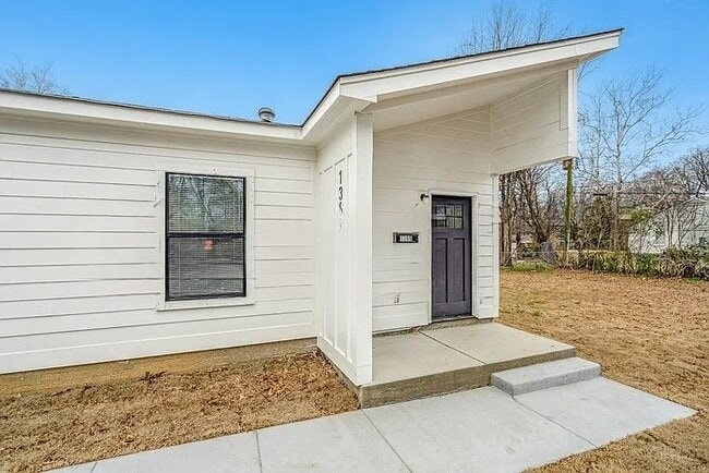 Building Photo - 803 Goodwyn St