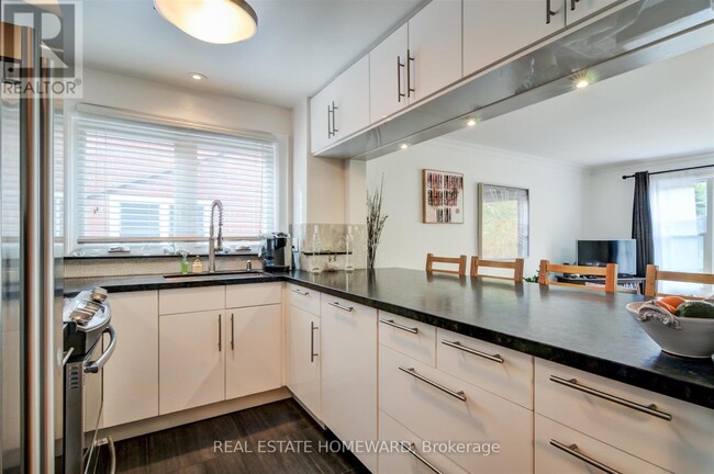 Building Photo - 21 Love Crescent