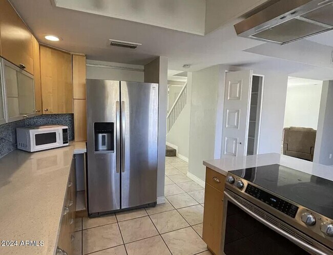Building Photo - 8328 E Solano Dr