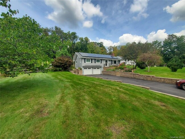 Building Photo - 134 Quaker Hill Rd
