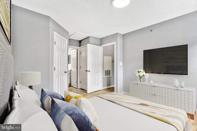 Building Photo - 43585 PATCHING POND Sq