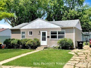 Building Photo - Charming 4 bed 2 Bath Home