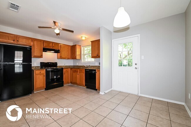 Foto del edificio - 1215 S Oak Cliff Blvd