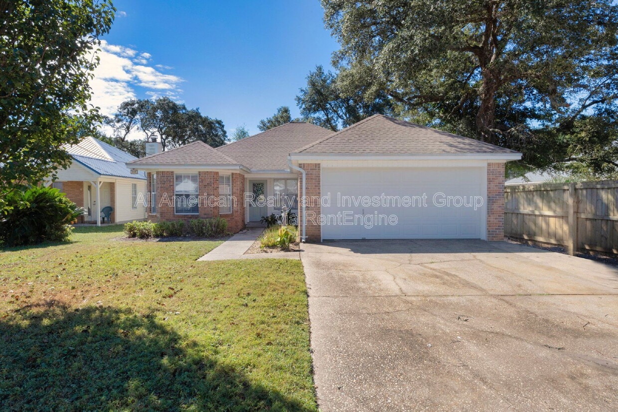 Primary Photo - 202 Summer Ln