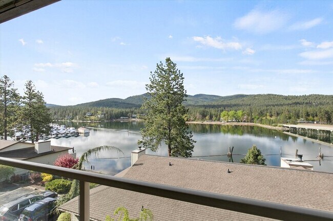 Building Photo - 204 E 1st Ave