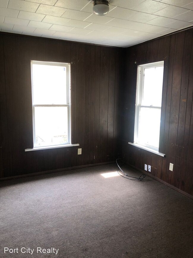 Building Photo - 2 br, 1 bath House - 3020 Drexel St.