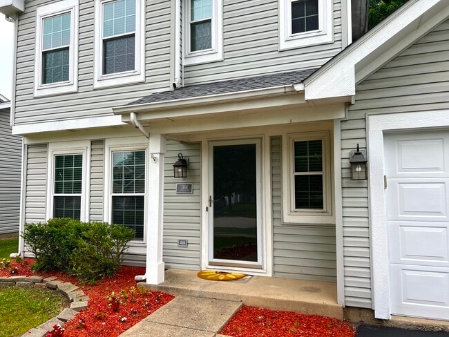 Building Photo - 1164 Lakewood Cir