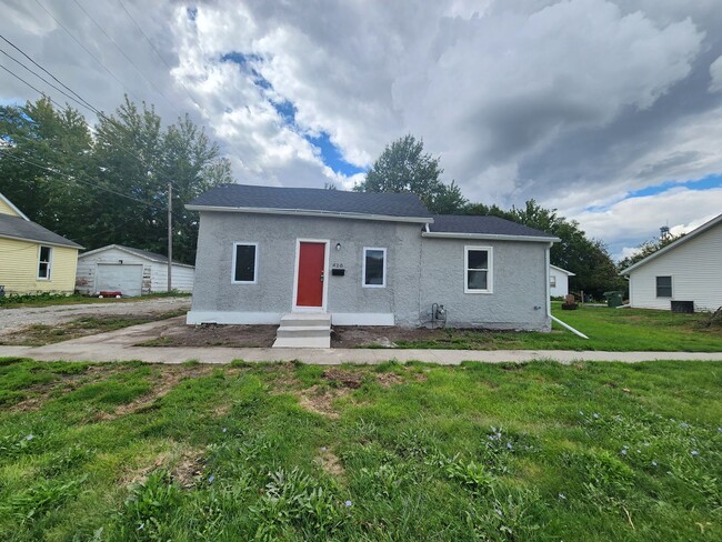 Building Photo - 3 Bedroom 1 Bath Home