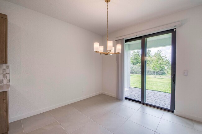 Foto del edificio - 2071 NE Cedar St