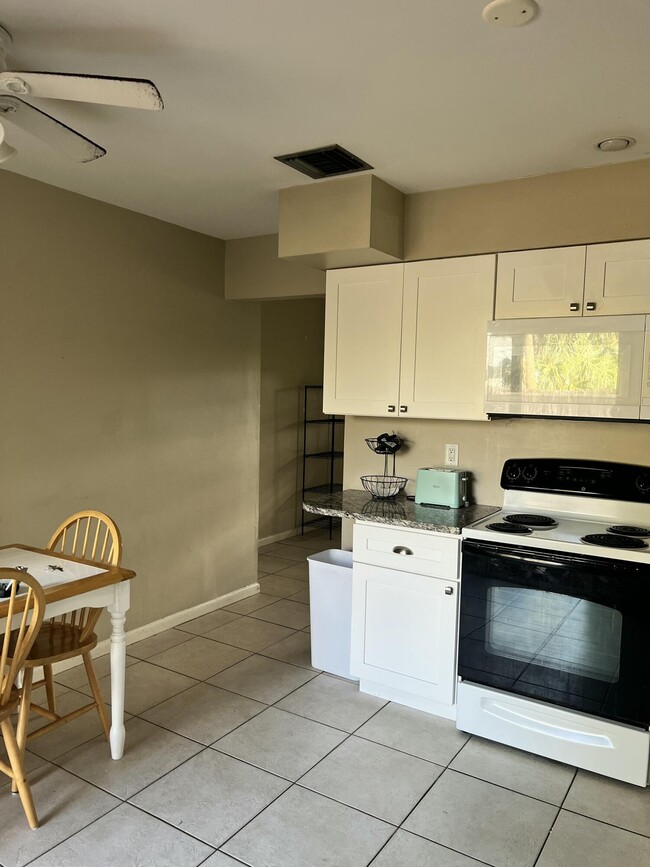 Foto del edificio - 3945 Chapel St