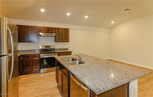 Foto del edificio - 309 Norwalk Ave