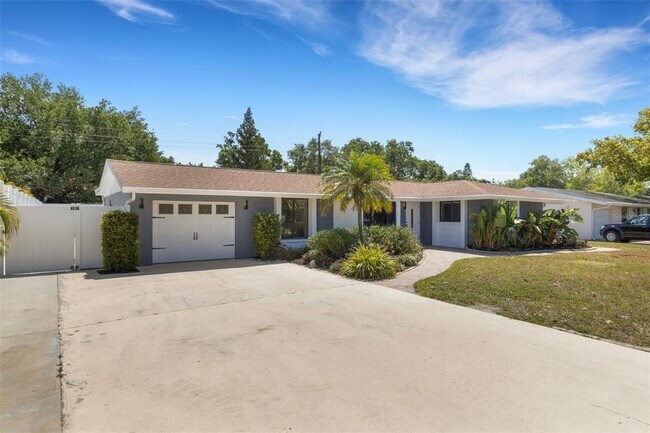 Building Photo - 4645 Hunter Ridge Dr