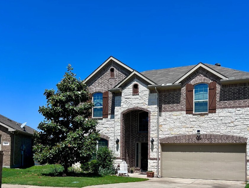 Foto principal - 820 Osage Dr