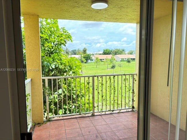 Building Photo - 6292 La Costa Dr