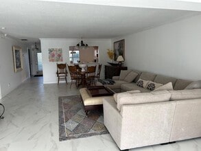 Building Photo - 1720 NW 20th Ave