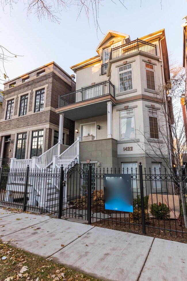 Foto del edificio - 1422 W Barry Ave